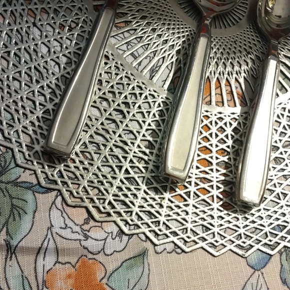 Utensils for Dinnerware - Picture 6 of 12